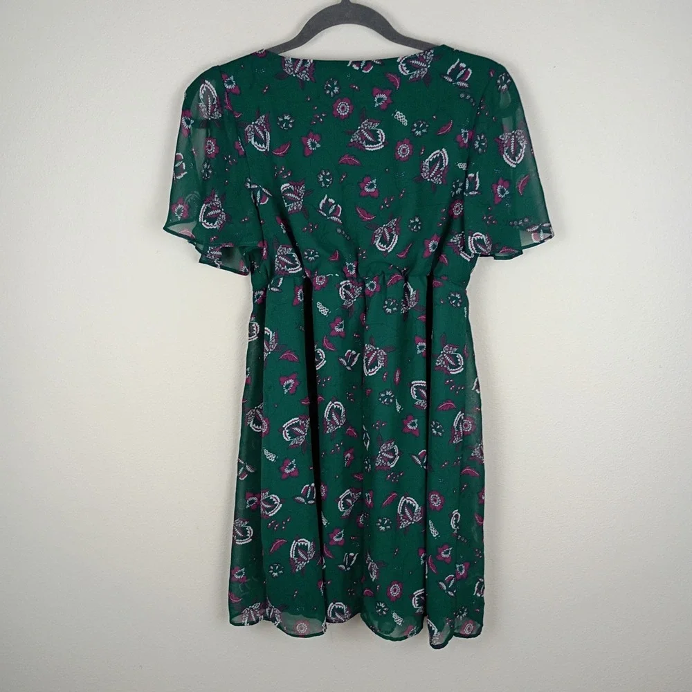 Sequin Hearts Green Floral Crisscross V-Neck Flutter Sleeve Mini Dress Small
